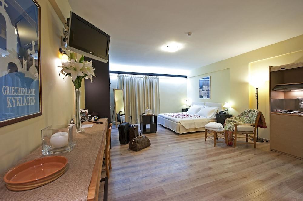 Efplias Hotel Apartments Piraeus Exterior photo