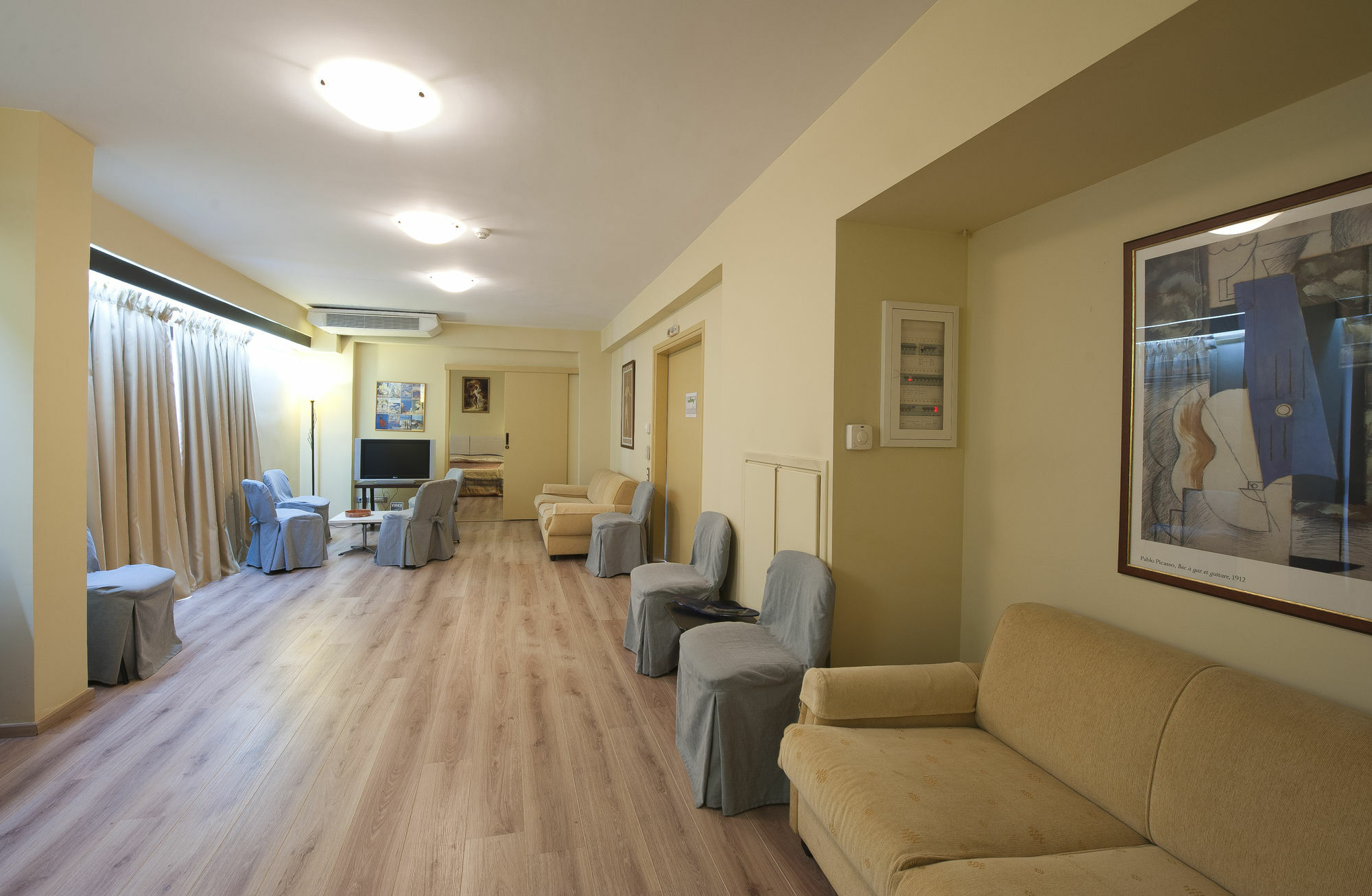 Efplias Hotel Apartments Piraeus Exterior photo