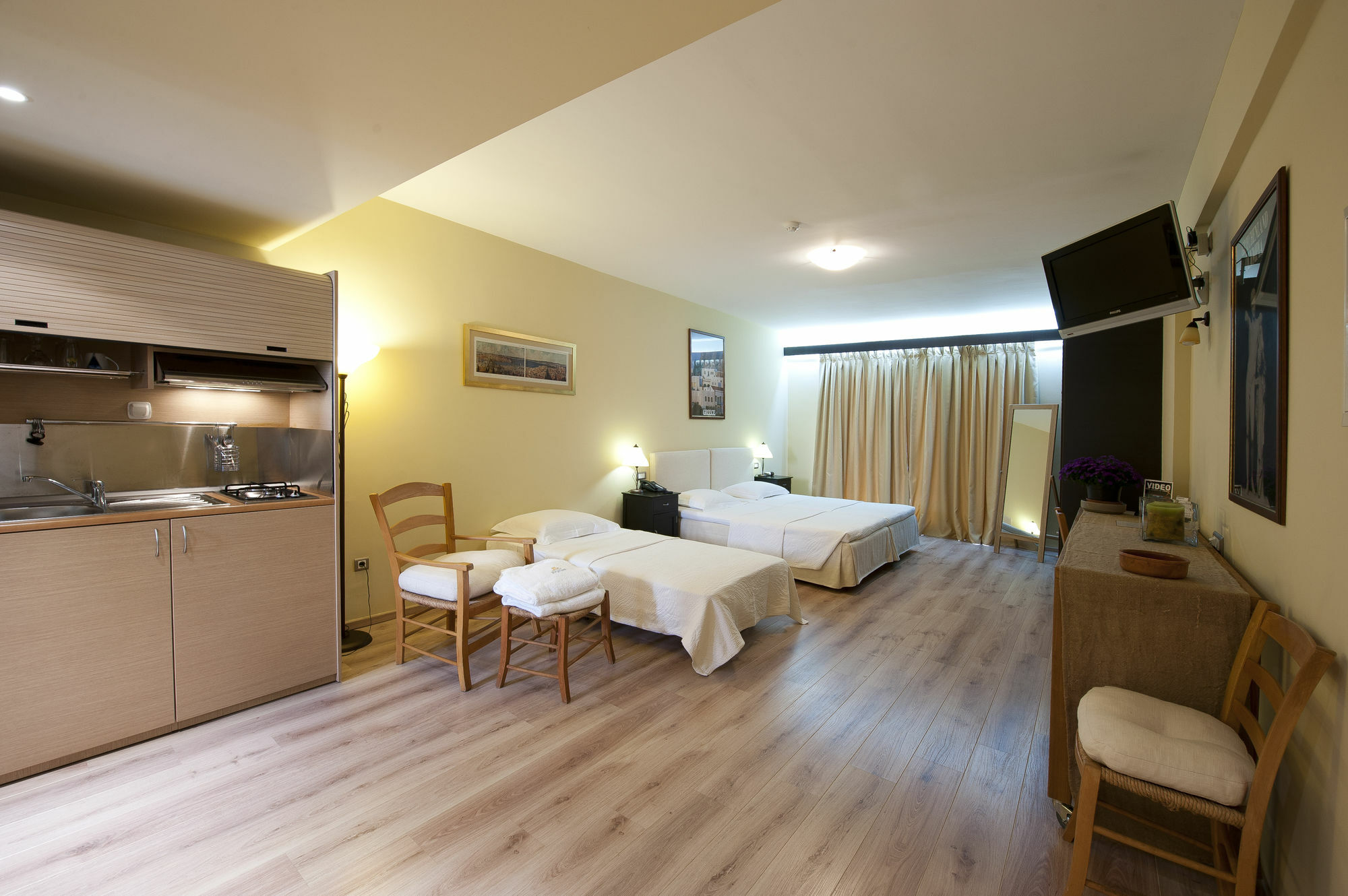 Efplias Hotel Apartments Piraeus Exterior photo